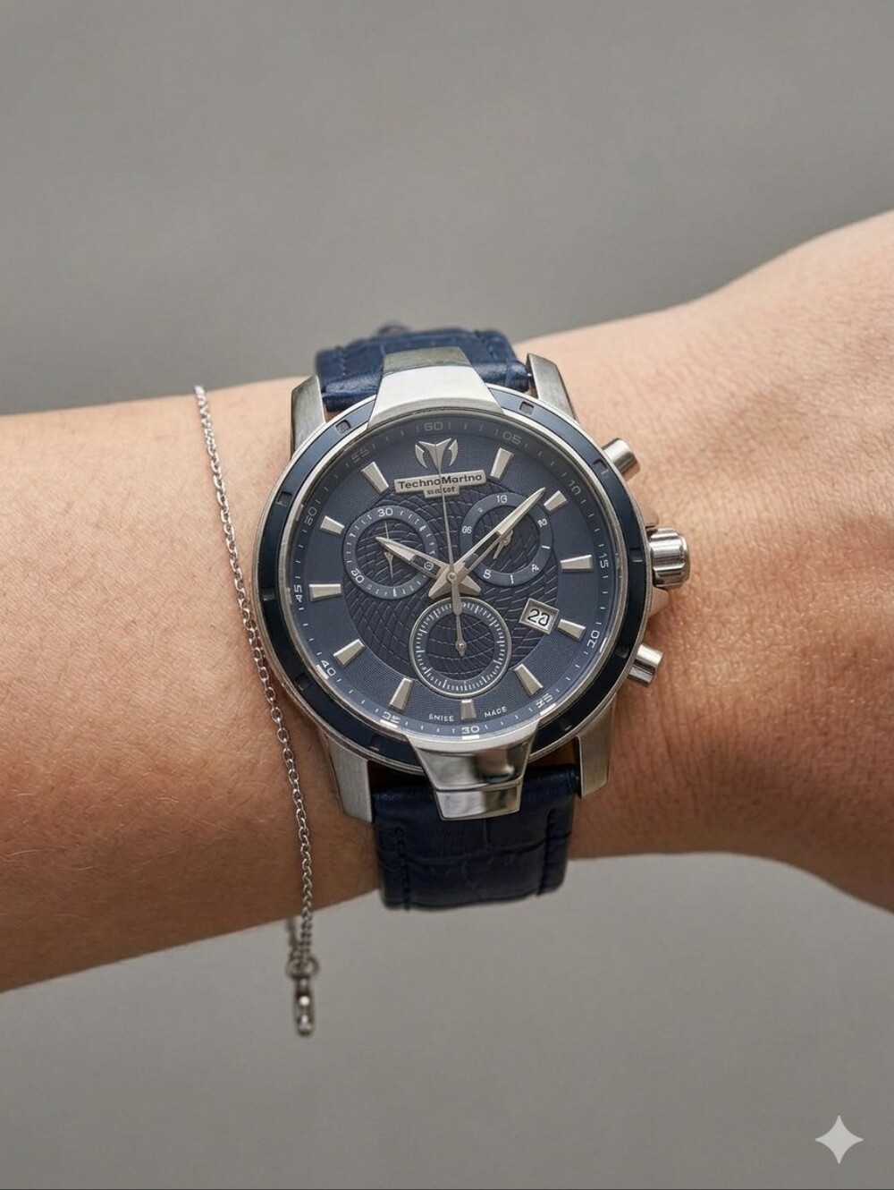 EUC Technomarine UF6 Chronograph Women's Sports Casual Watch Swiss Quartz 609010